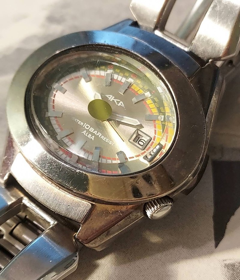 1970's 太空风格 日本Seiko Alba 椭圆弧形 日历古董女用手表 - 女表 - 其他金属 银色