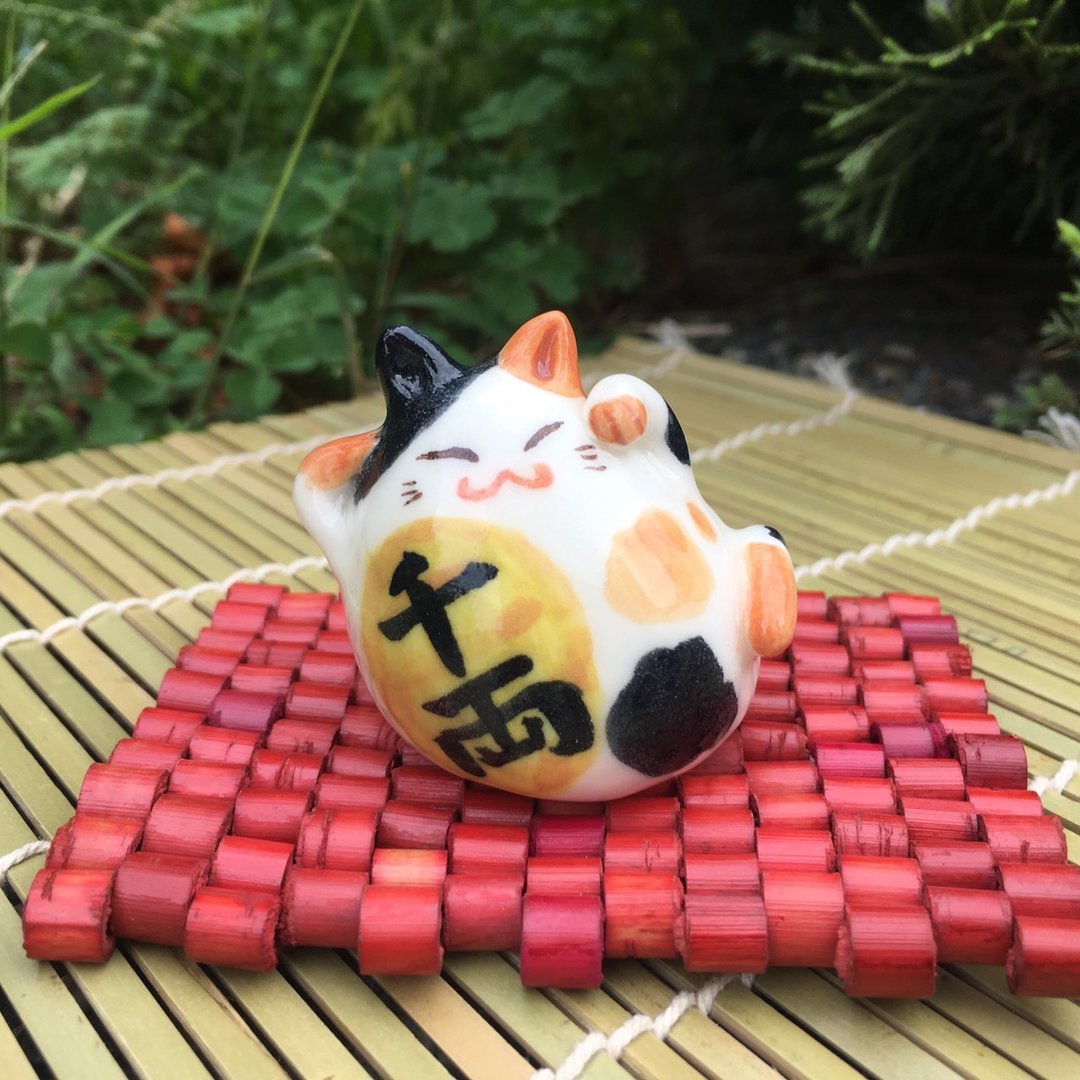 【手作陶艺】手作动物瓷偶 - 懒躺招财猫 - 玩偶/公仔 - 瓷 白色