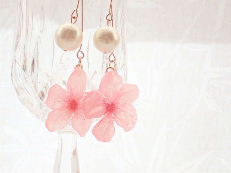 Flower lover real Sakura ✕ cotton pearl earrings Clip-On - 耳环/耳夹 - 植物．花 粉红色
