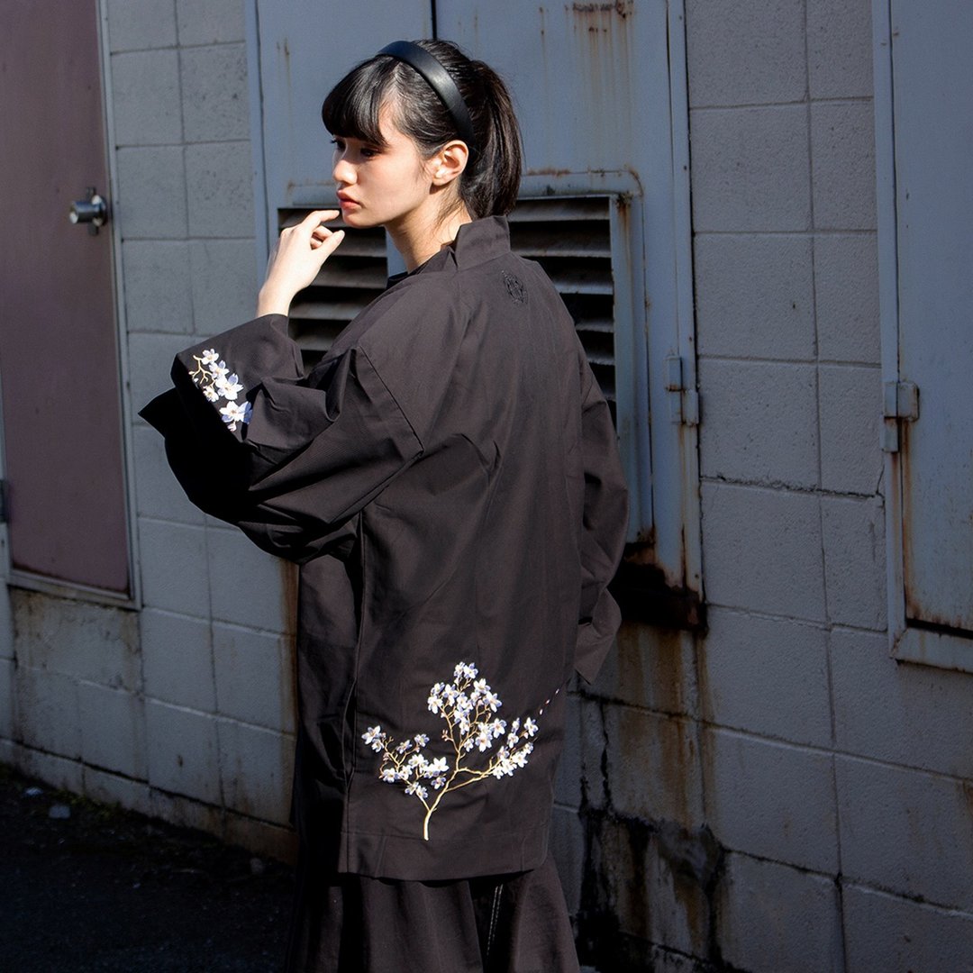 樱花刺绣羽织 和服 日式 羽织 - 女装休闲/机能外套 - 聚酯纤维 黑色