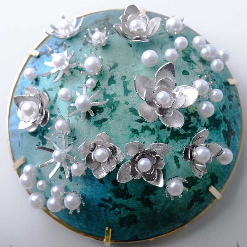 EPOCH-JEWELRY 茉莉花胸针(大)手工金属工艺 - 胸针 - 其他金属 绿色