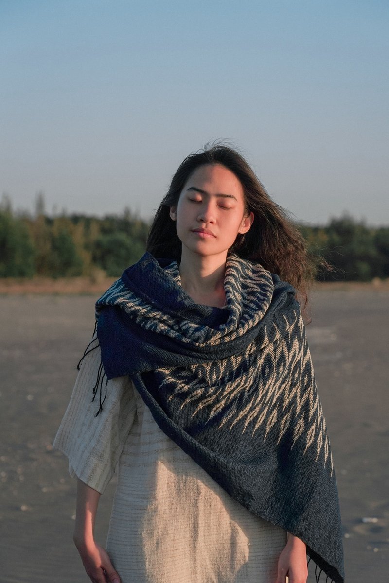【河流】手捻手织。纯棉蓝染/河流伊卡织饰巾。 - 围巾/披肩 - 棉．麻 蓝色