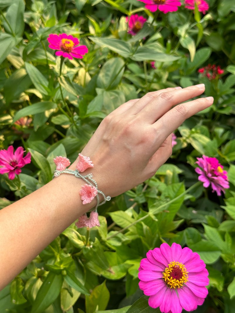 Lily of the valley crochet bracelet PINK - 手链/手环 - 绣线 粉红色