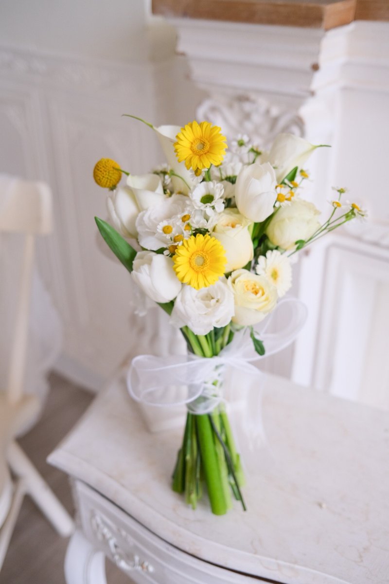 郁金香 白海芋 黄白色系 鲜花捧花/限台中地区 - 干燥花/捧花 - 植物．花 白色