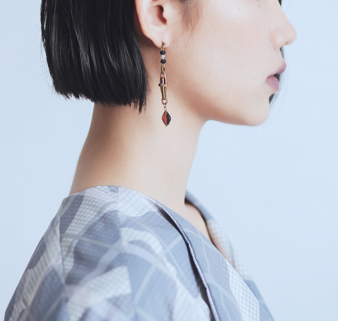 十字钻纹 土星玻璃珠黄铜耳环 紫 - 耳环/耳夹 - 其他金属 紫色