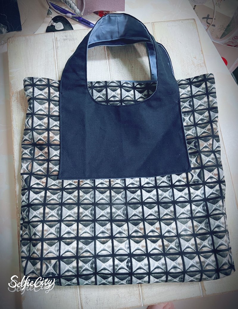 铁灰金属感 轻便手提包 - 手提包/手提袋 - 棉．麻 银色