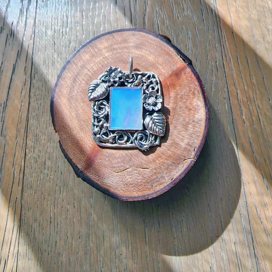 【曲水辰手作】月光石纯银吊坠 - 项链 - 宝石 蓝色