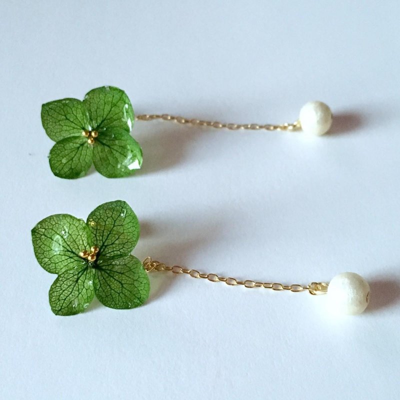 Emerald / Hida Hira Ajisai Earrings and Long Pearl Catch - 耳环/耳夹 - 植物．花 粉红色