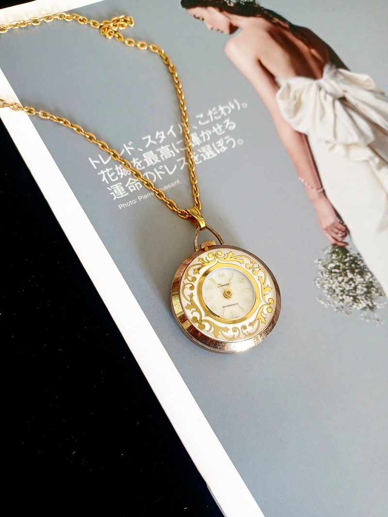 vintage jewelry LUCERNE 古董描花金纹机械表 项链 - 项链 - 其他金属 
