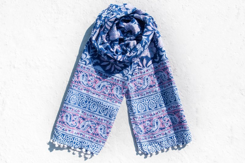 手织纯绵丝巾/手工木刻印植物染围巾/草木染棉丝巾-沙漠宫殿花朵 - 丝巾 - 棉．麻 多色
