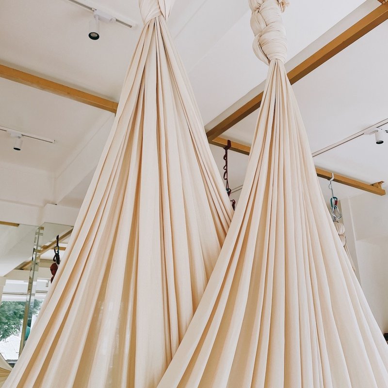 美国顶级空中瑜珈挂布 – 香槟白  【NoMad Living】 - 运动/健身用品 - 尼龙 
