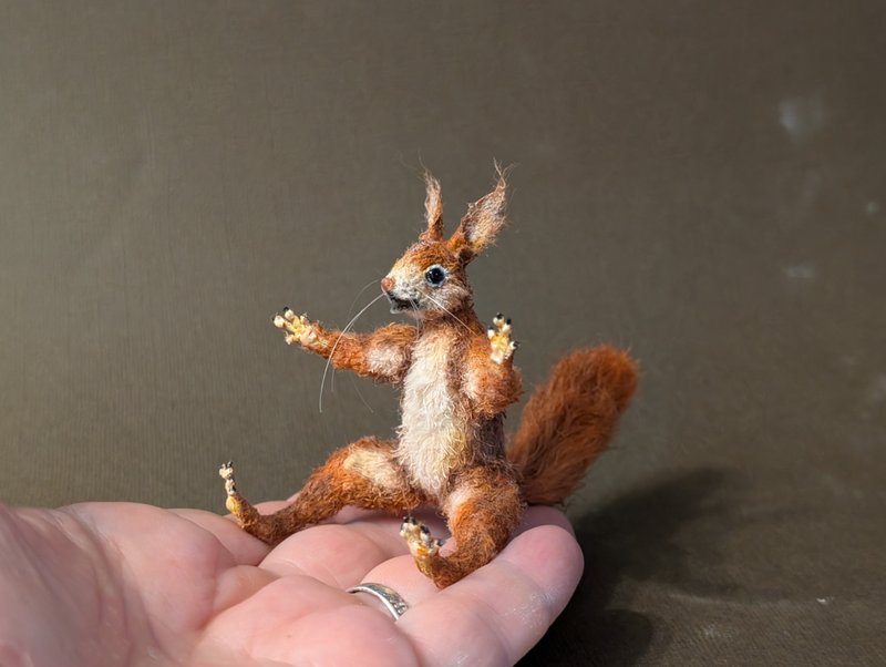 华丽的松鼠女主人。 - 玩偶/公仔 - 其他材质 橘色