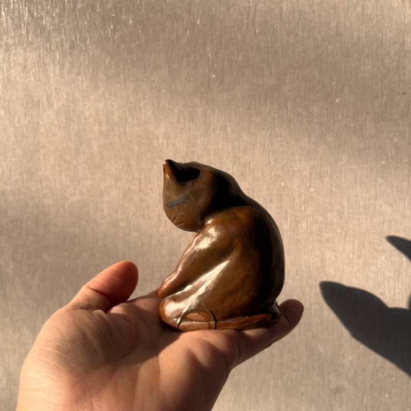 有礼貌喵喵 / 陶偶 - 摆饰 - 陶 咖啡色