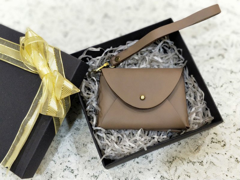 **定制化**皮革信封卡夹包/手作礼物订制/手缝皮革包 - 零钱包 - 真皮 卡其色