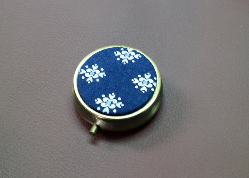 古典 古铜款 圆形 分格药盒 迷你 随身携带 小物 收纳盒 药盒 - 收纳用品 - 其他金属 蓝色