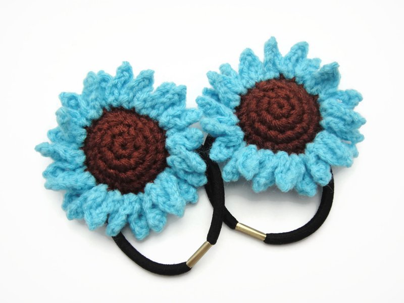 Crochet Elastic Hair Ties Accessories - Daisy Gerbera Light Blue - 发饰 - 木头 蓝色