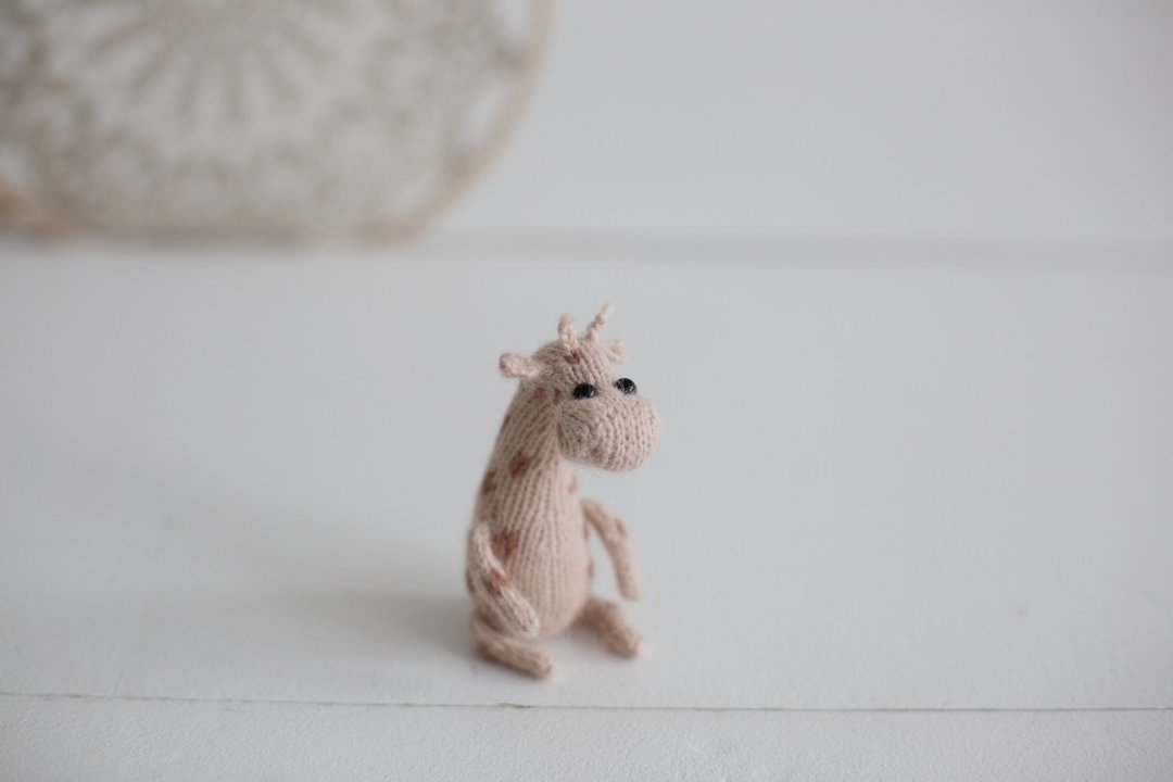 Cute knitted giraffe props, newborn photo shoot toy. - 玩具/玩偶 - 羊毛 咖啡色