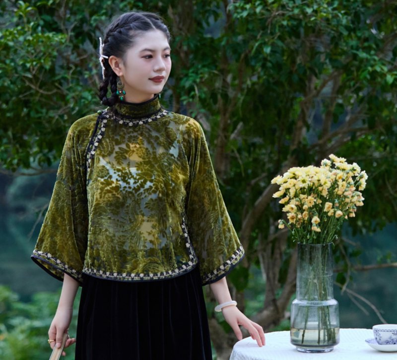 【映翠】 新中式復古/烧花丝绒盘扣上衣/半裙 - 女装上衣 - 其他材质 绿色