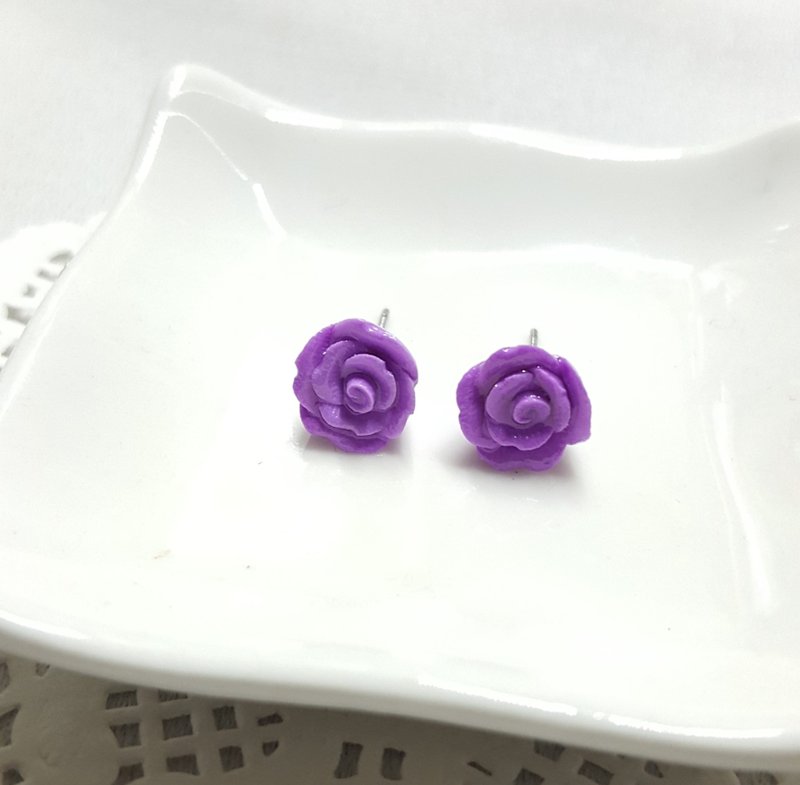 春天的浪漫花语【竽香紫 - 玫瑰花】贴耳式耳环。抗过敏耳针/耳环 - 耳环/耳夹 - 粘土 紫色