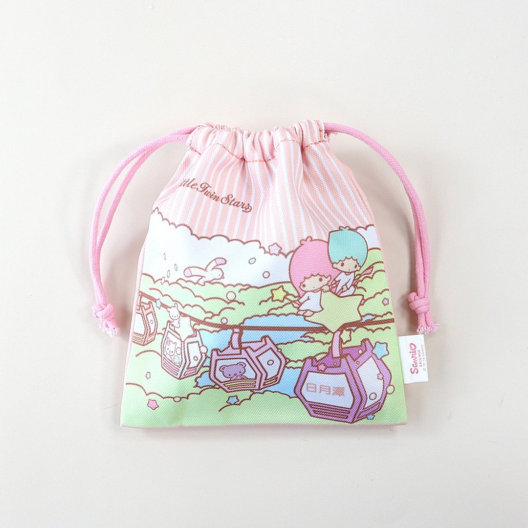 【漫游台湾 X 三丽鸥】双星仙子束口袋(日月潭)+行李箱贴纸(淡水) - 其他 - 棉 