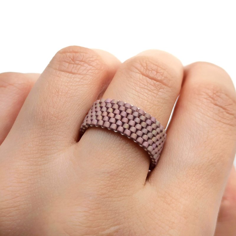 Matte pink | Handmade bead ring | Minimalist ring for women | Gift for her - 戒指 - 玻璃 粉红色
