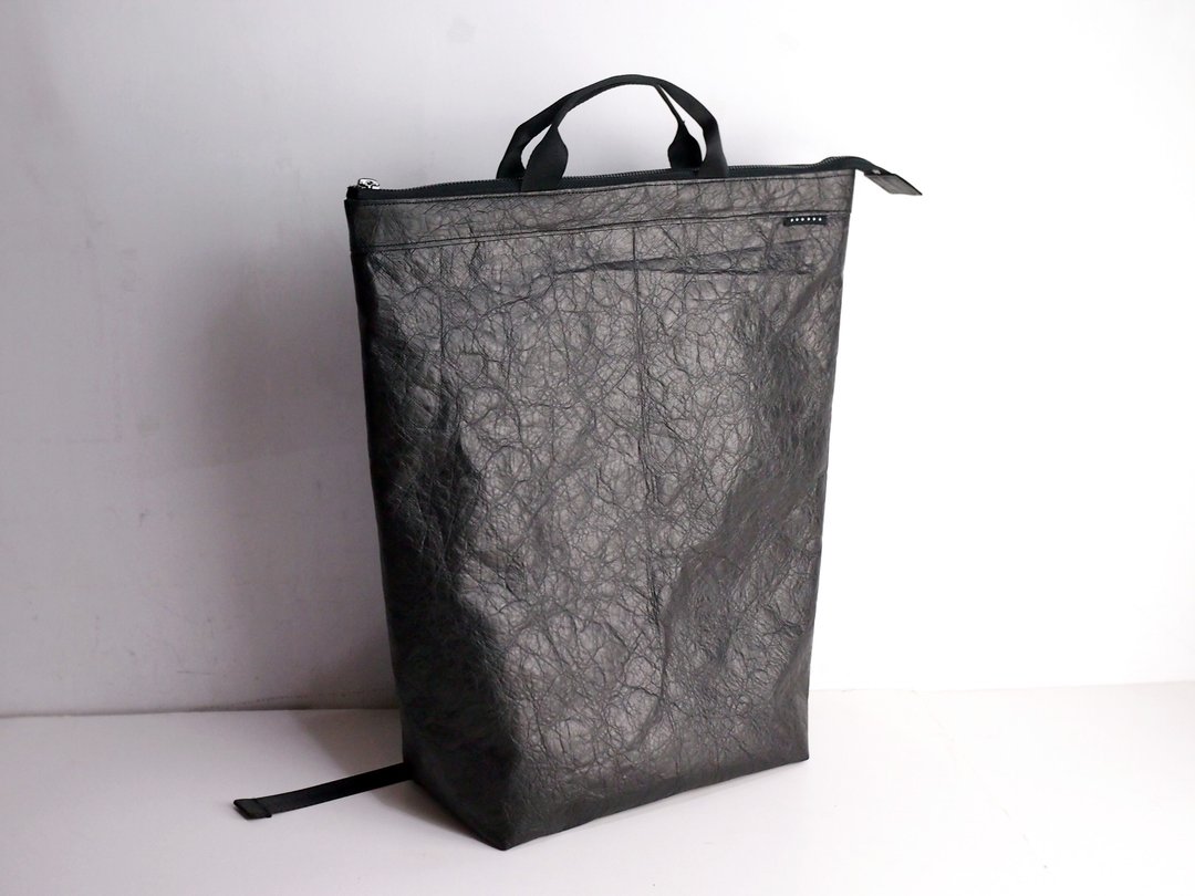 6dots Tyvek 黑色 型格 背包　后背包　15吋笔电OK - 后背包/双肩包 - 防水材质 黑色