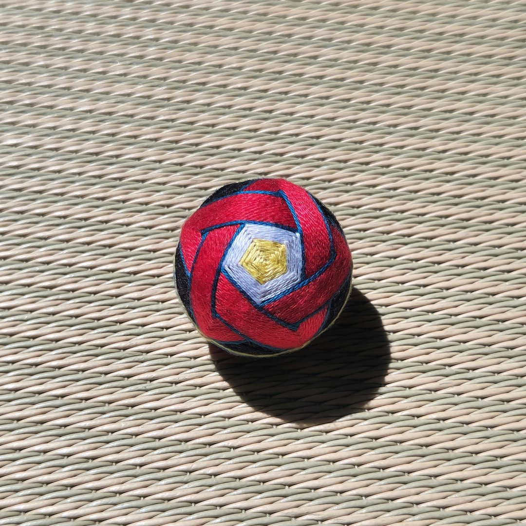 星桩_3 厘米吊饰_手鞠球。手球 - 钥匙链/钥匙包 - 绣线 红色
