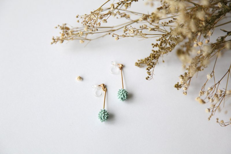 NEW 湖水绿刺刺小松果球垂坠耳针 夹式耳环 - 耳环/耳夹 - 粘土 绿色