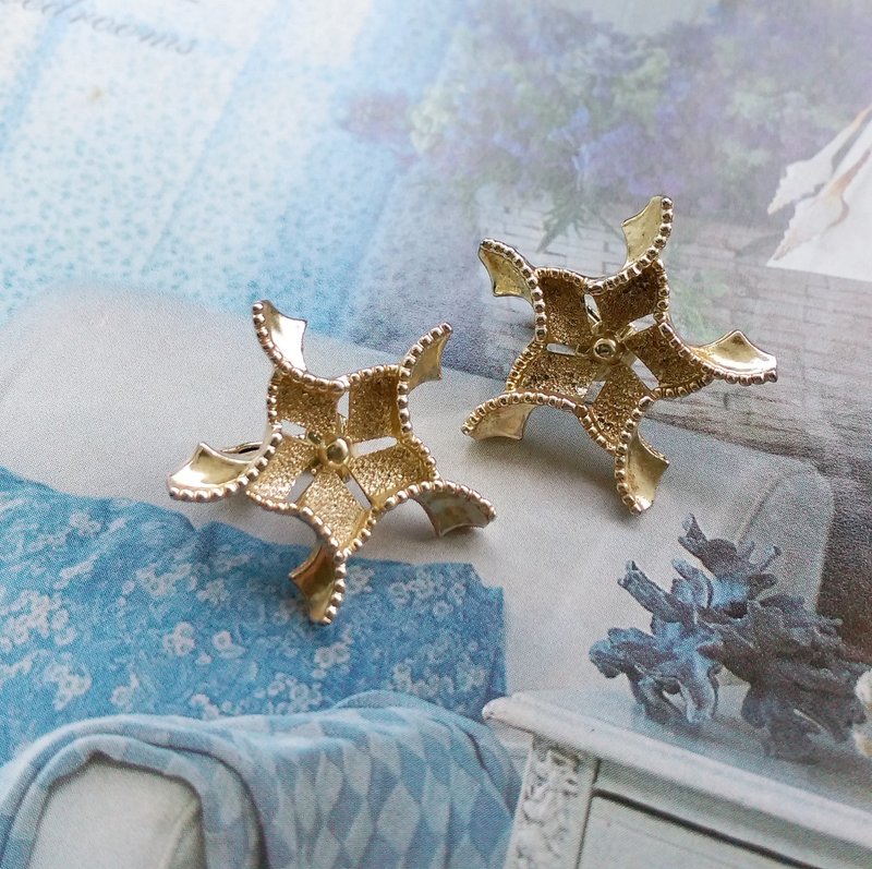 EMMONS  优雅 星花 夹式耳环。西洋古董饰品 - 耳环/耳夹 - 其他金属 金色