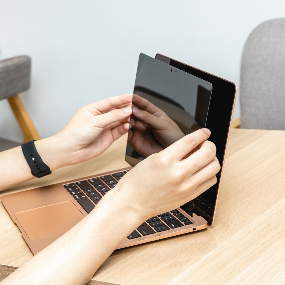 EasyProtector MacBook Air/Pro 抗蓝光笔电防窥片 - 平板/电脑保护壳 - 塑料 