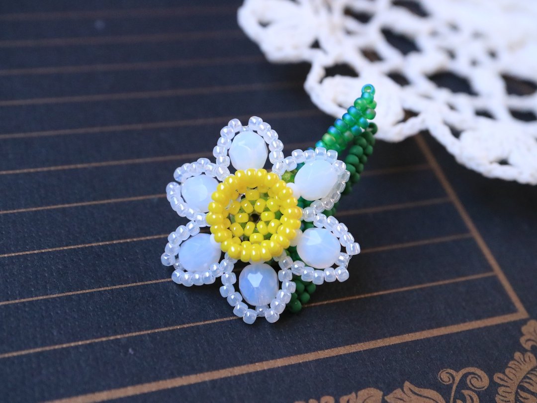 Narcissus Brooch White Opal Flower Flower White Narcissus Narcissus Winter New Year Japanese Czech Beads Czech Glass Czech Glass Czech Beads Bohemia Opal St. Glass - 胸针 - 玻璃 白色