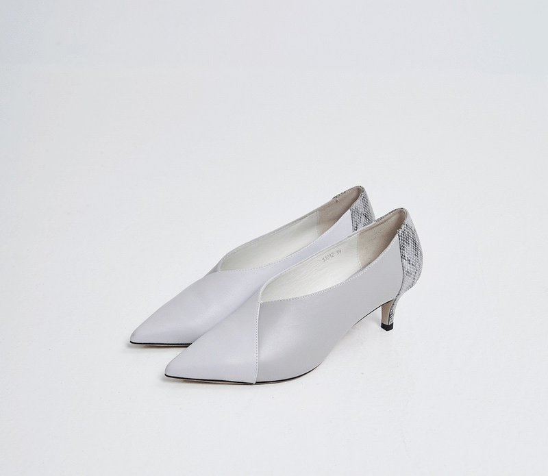 斜切拼接 挖口低跟鞋 灰白 - 高跟鞋 - 真皮 灰色