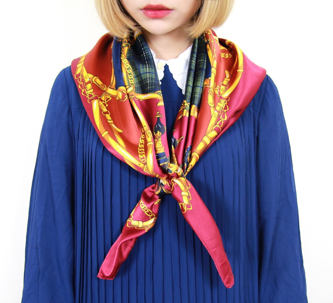 Back to Green::古典丝巾 野莓木质地香水瓶   vintage scarf (SC-07) - 丝巾 - 丝．绢 