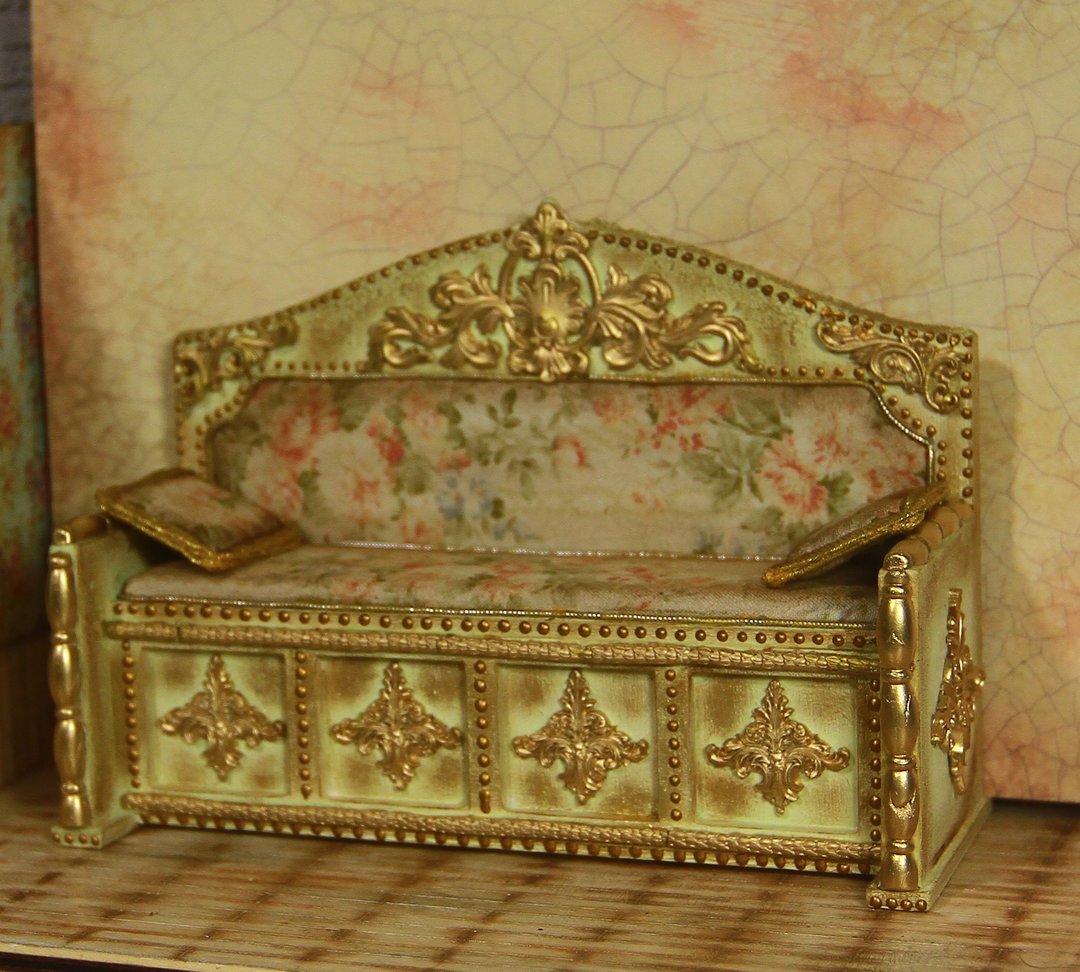 Miniature sofa for a dollhouse in 1:12 scale. For doll House. - 其他 - 木头 多色
