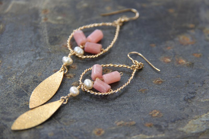 如秋冬 粉红蛋白石&日本贵合配件14K包金耳环 圣诞物 交换礼物 - 耳环/耳夹 - 纸 粉红色