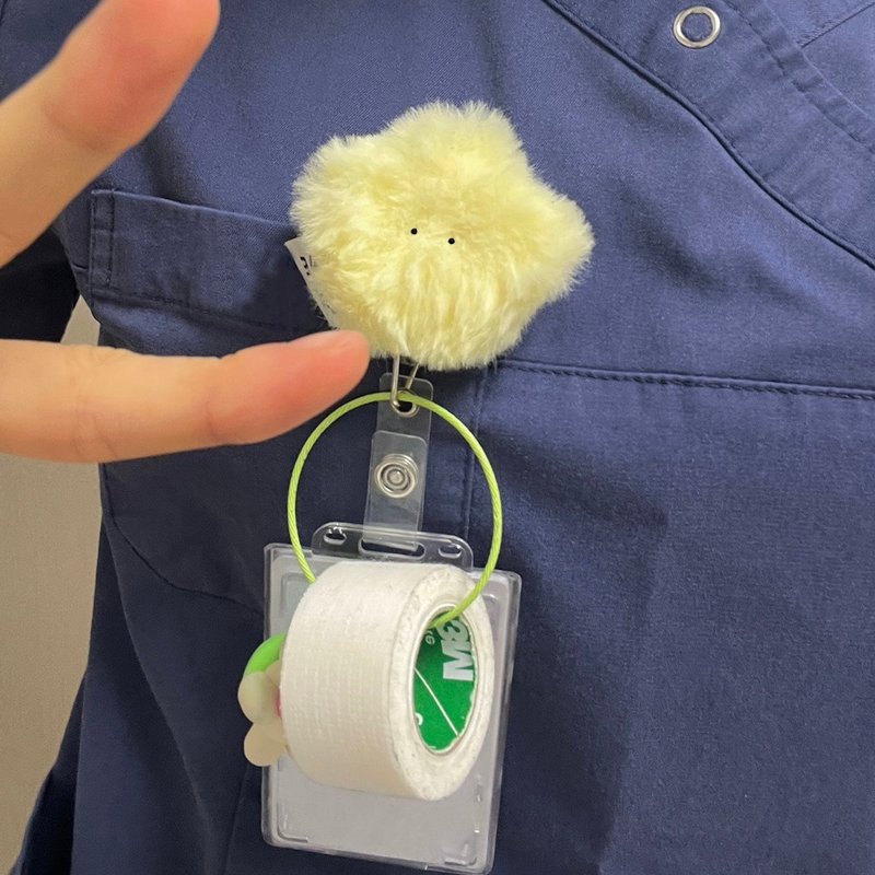 星形证件卷线器 / 可爱护士识别证套 柔软绒毛 - 证件套/卡套 - 其他材质 黄色