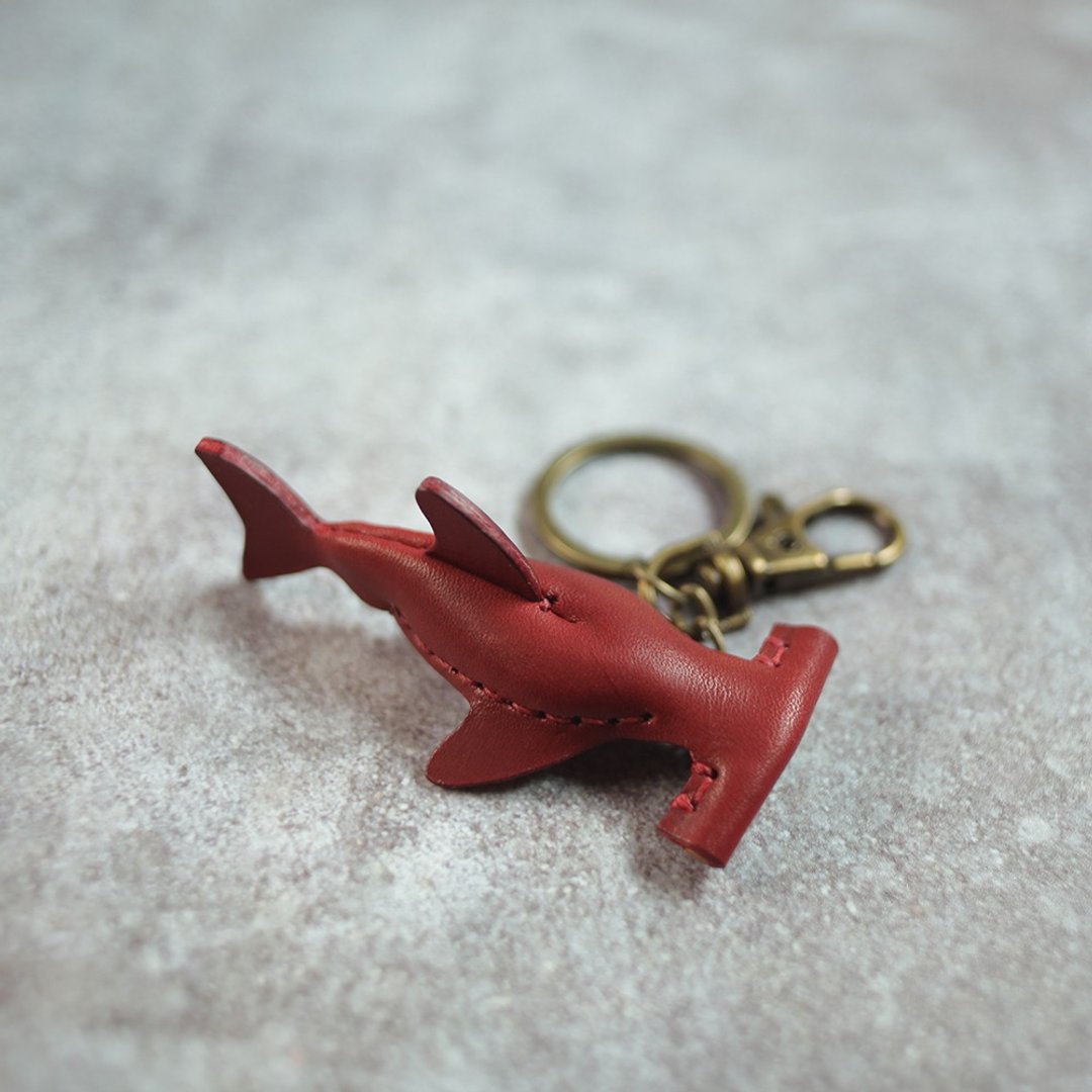 纯手工制 迷你 红色 双髻鲨 Hammerhead shark Key holder - 钥匙链/钥匙包 - 真皮 红色