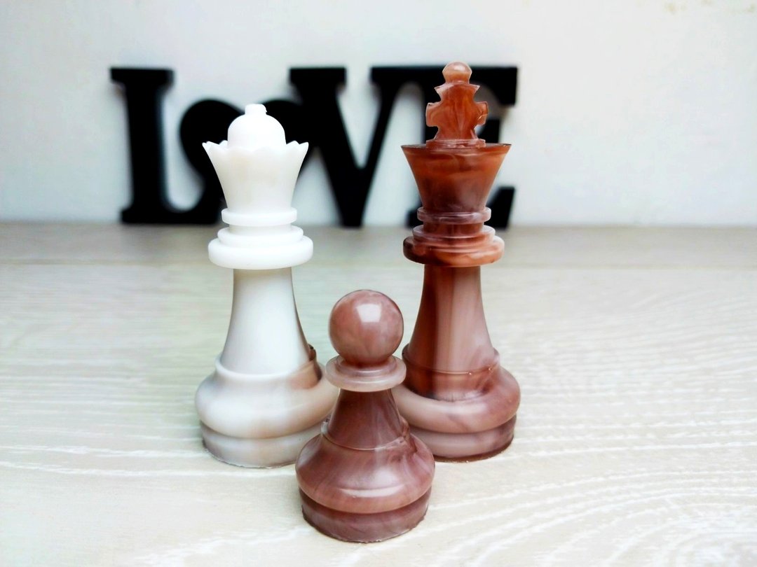 定制化树脂西洋棋套装附棋盘 |特大号尺寸 2.75 英寸（7 厘米）|环氧树脂 - 桌游/玩具 - 树脂 咖啡色