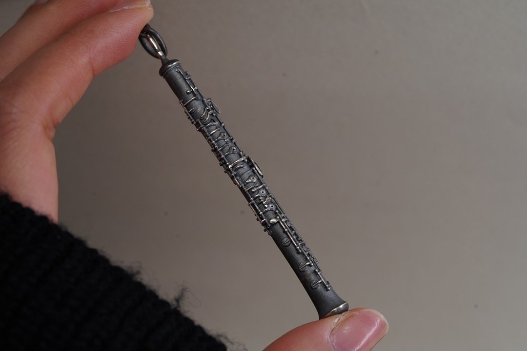 925银迷你管弦乐吊坠系列 - 双簧管 (不含项链) - 项链 - 纯银 银色