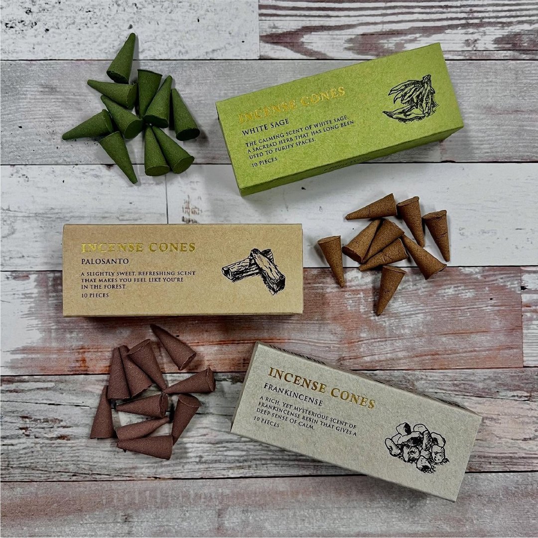 【日本 香彩堂】INCENSE CONES 10 入塔香系列 - 香薰/精油/线香 - 木头 多色