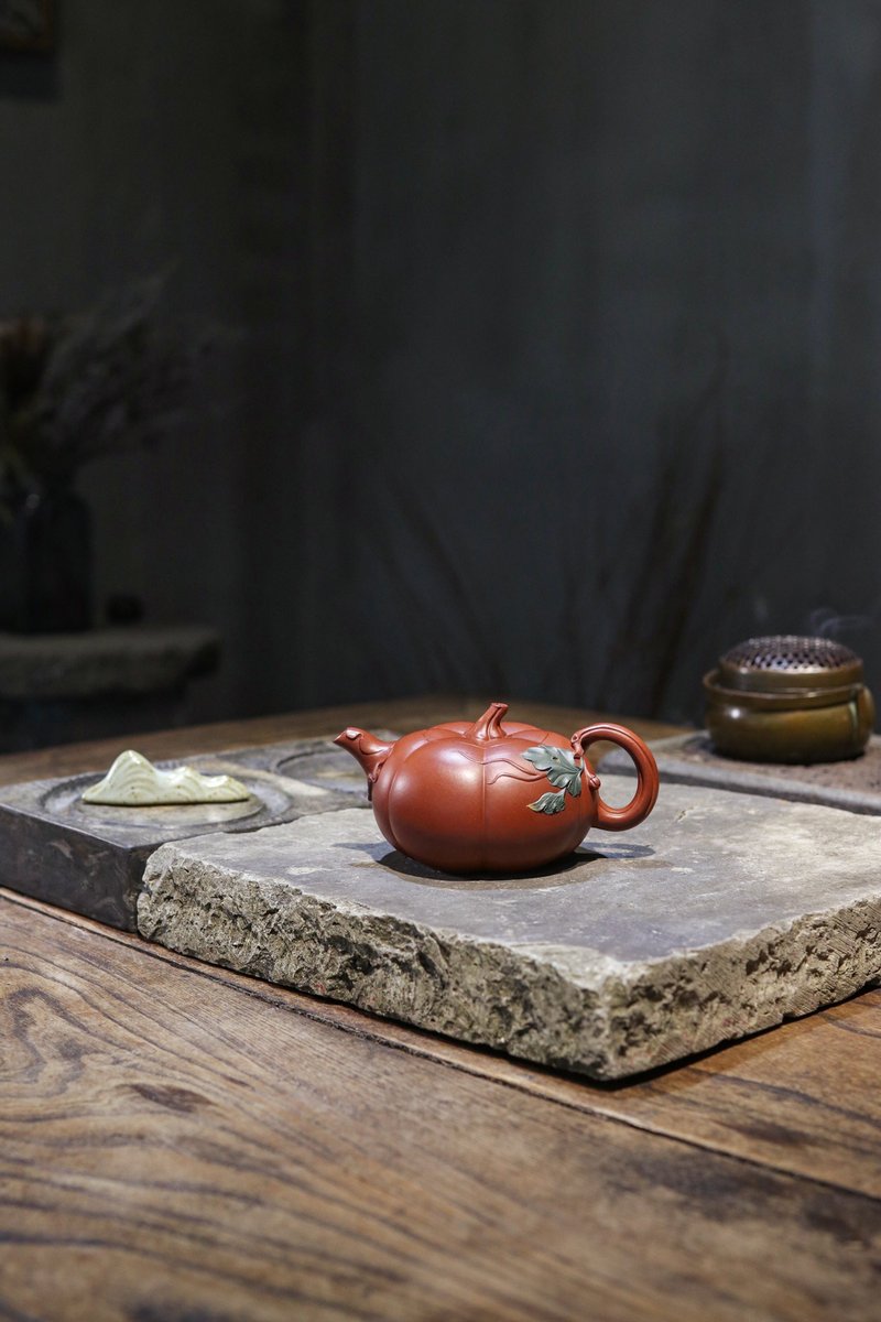 送礼紫砂壶茶壶筋纹南瓜 全手工  紫泥 220ml 14孔 青年实力派 - 茶具/茶杯 - 陶 灰色