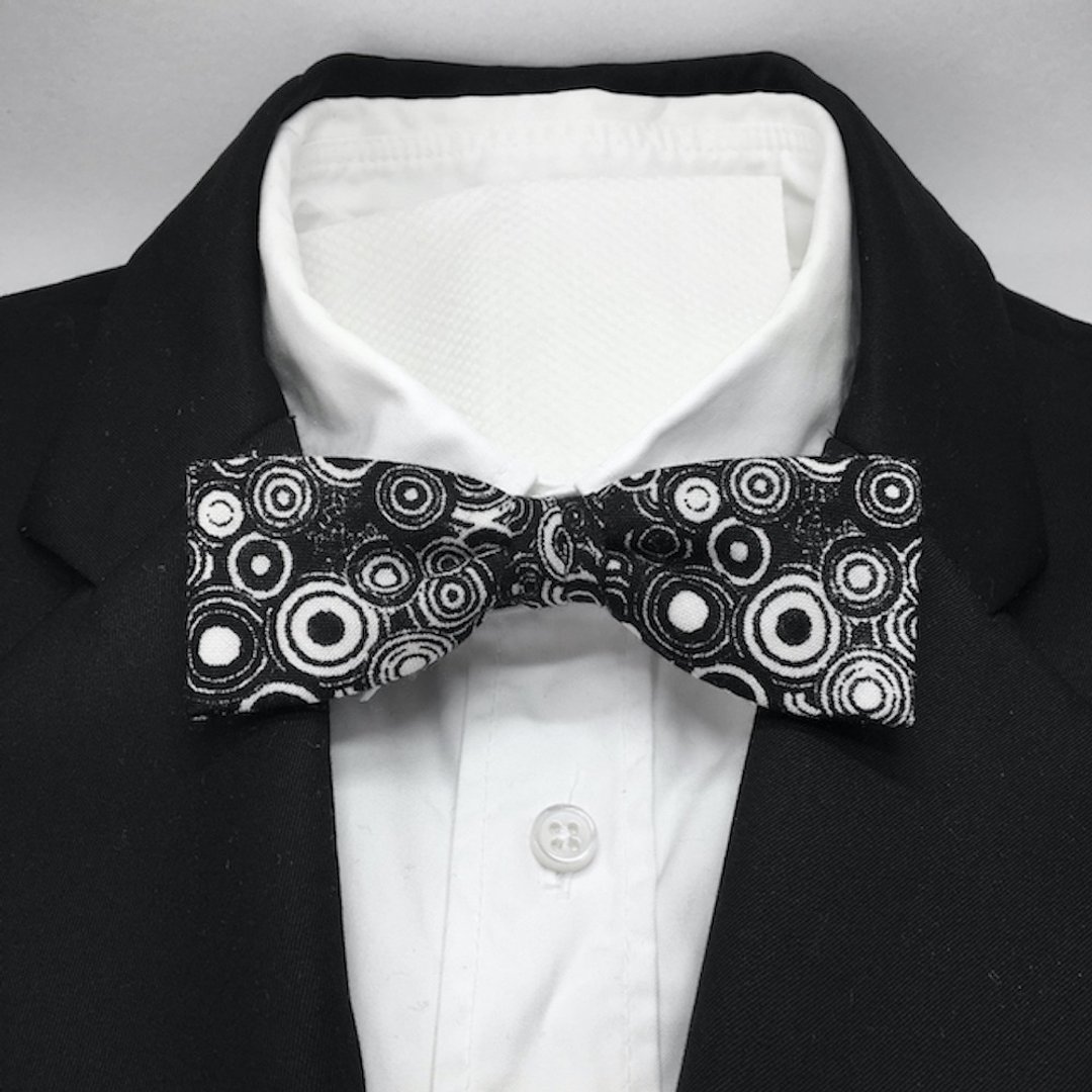 circular bowtie butterfly Square - 领结/领巾 - 其他材质 黑色