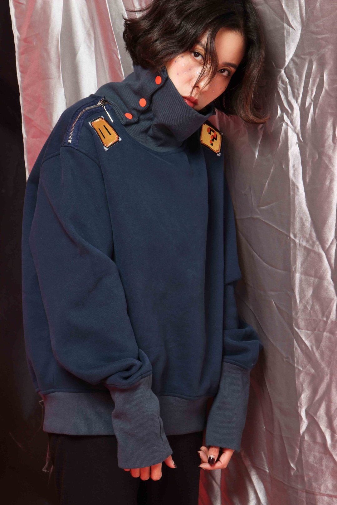 UF9193原创16AW 趣味贴布绣高领超宽松长袖抓毛深蓝色厚卫衣 肩部拉链装饰 街头风 - 女装 T 恤 - 棉 蓝色