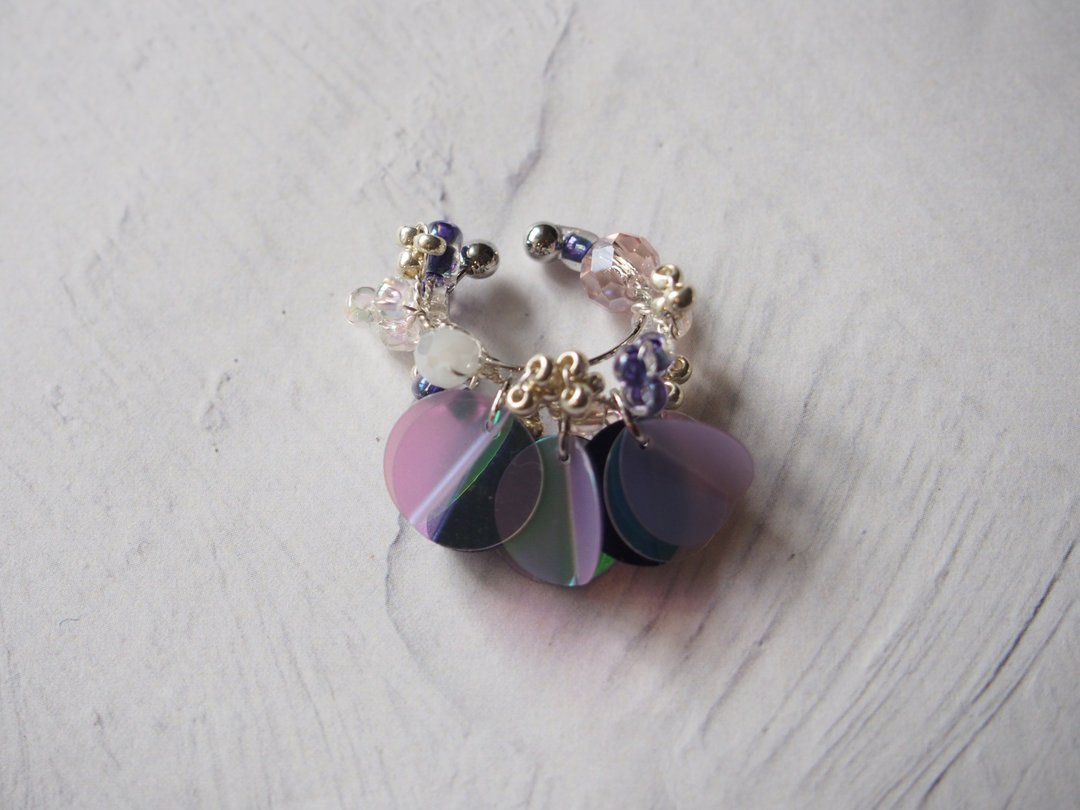 bead flower ear cuff (navy) - 耳环/耳夹 - 其他材质 蓝色