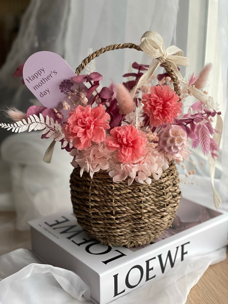 康乃馨花礼/母亲节礼物/永生花花篮/康乃馨花束/定制化 - 干燥花/捧花 - 植物．花 