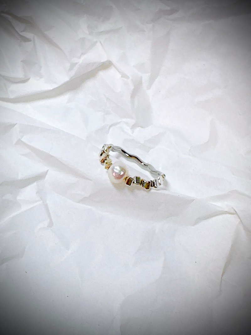 C&W 日本进口天然淡水炫光小灯泡珍珠不规则碎银戒指戒环 - 戒指 - 珍珠 银色