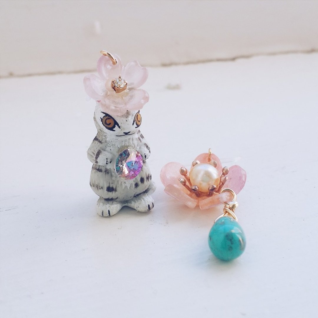 momolico 耳环 小猫与花 穿式-可改夹式 - 耳环/耳夹 - 其他材质 粉红色