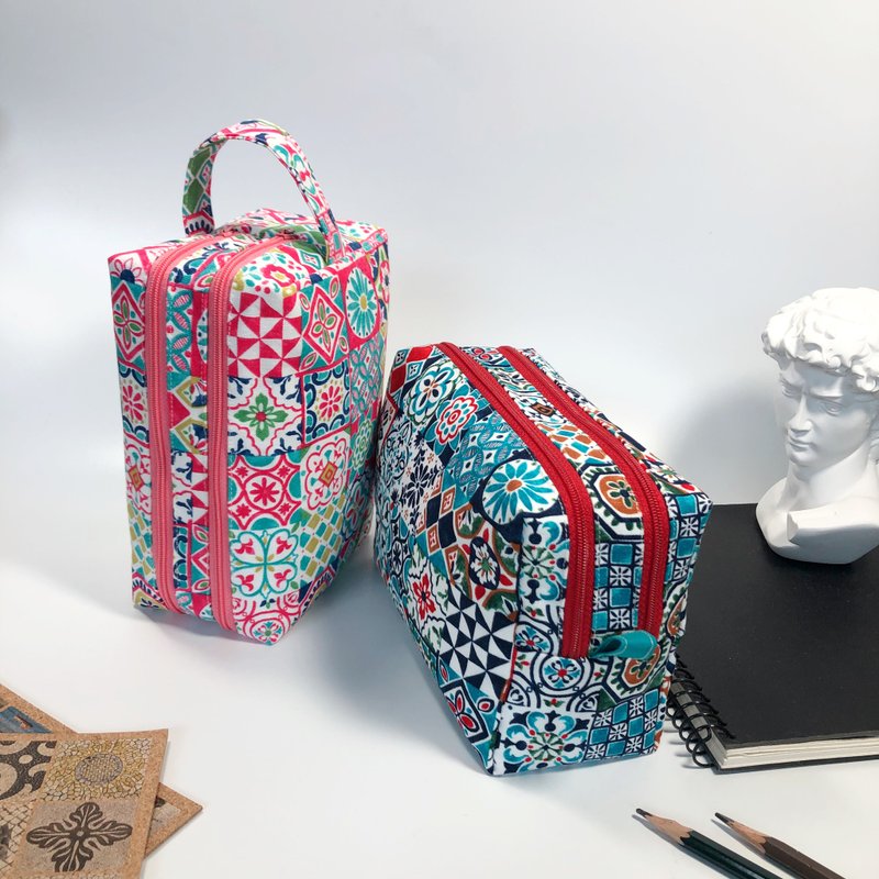 Fantasy【花砖厚棉布】多功能收纳手提包 - 手提包/手提袋 - 棉．麻 