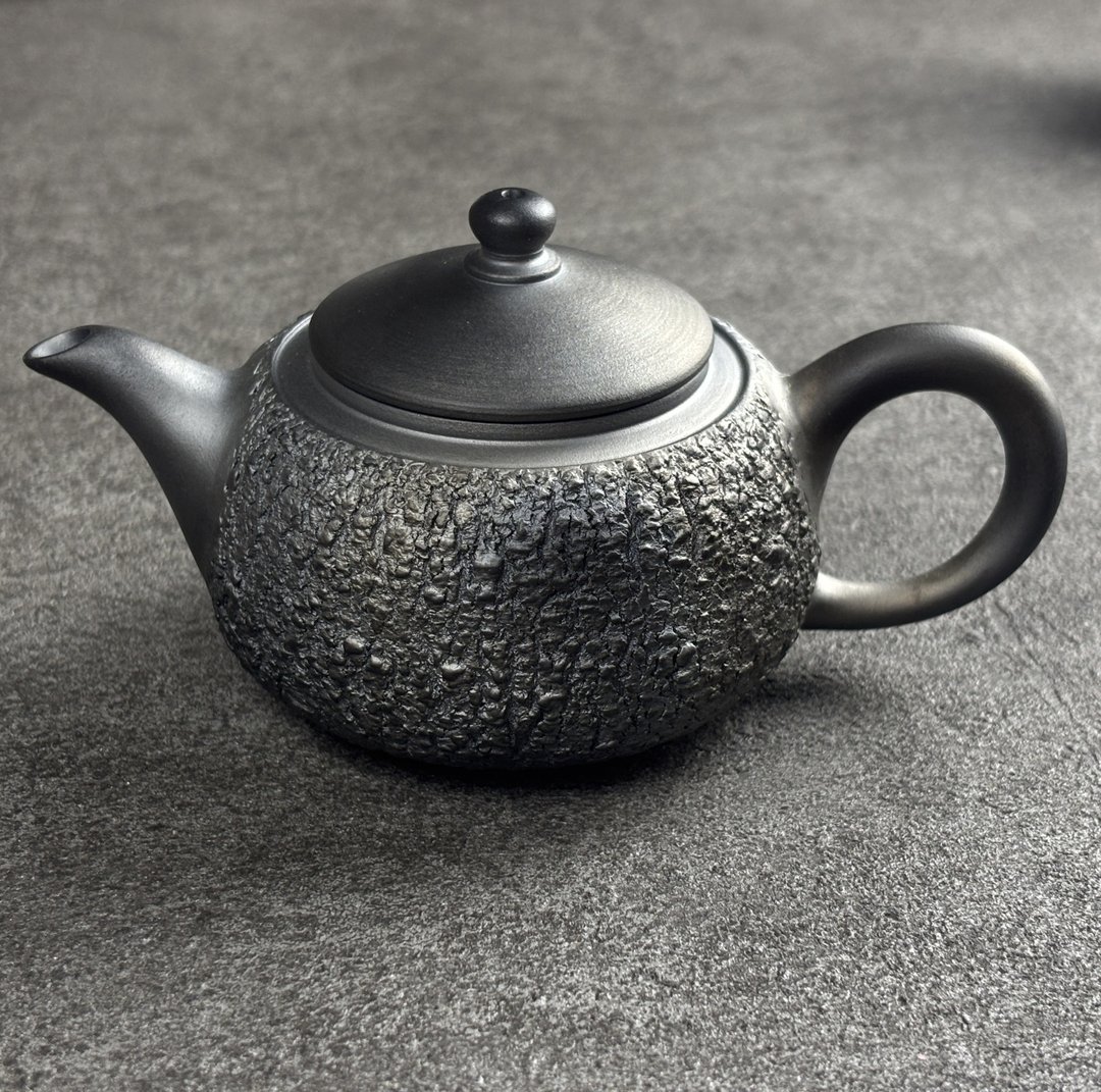 良时美器|永隆 烟熏爆纹冰烟壶 155ml - 茶具/茶杯 - 陶 黑色