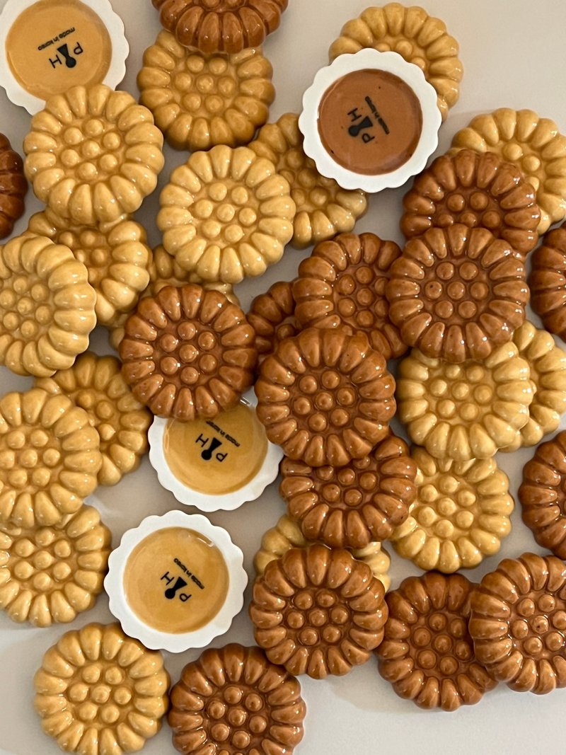 Pinkoi 线下活动预购商品 预购 药菓造型汤匙与筷架 (两色) - 筷子/筷架 - 陶 灰色
